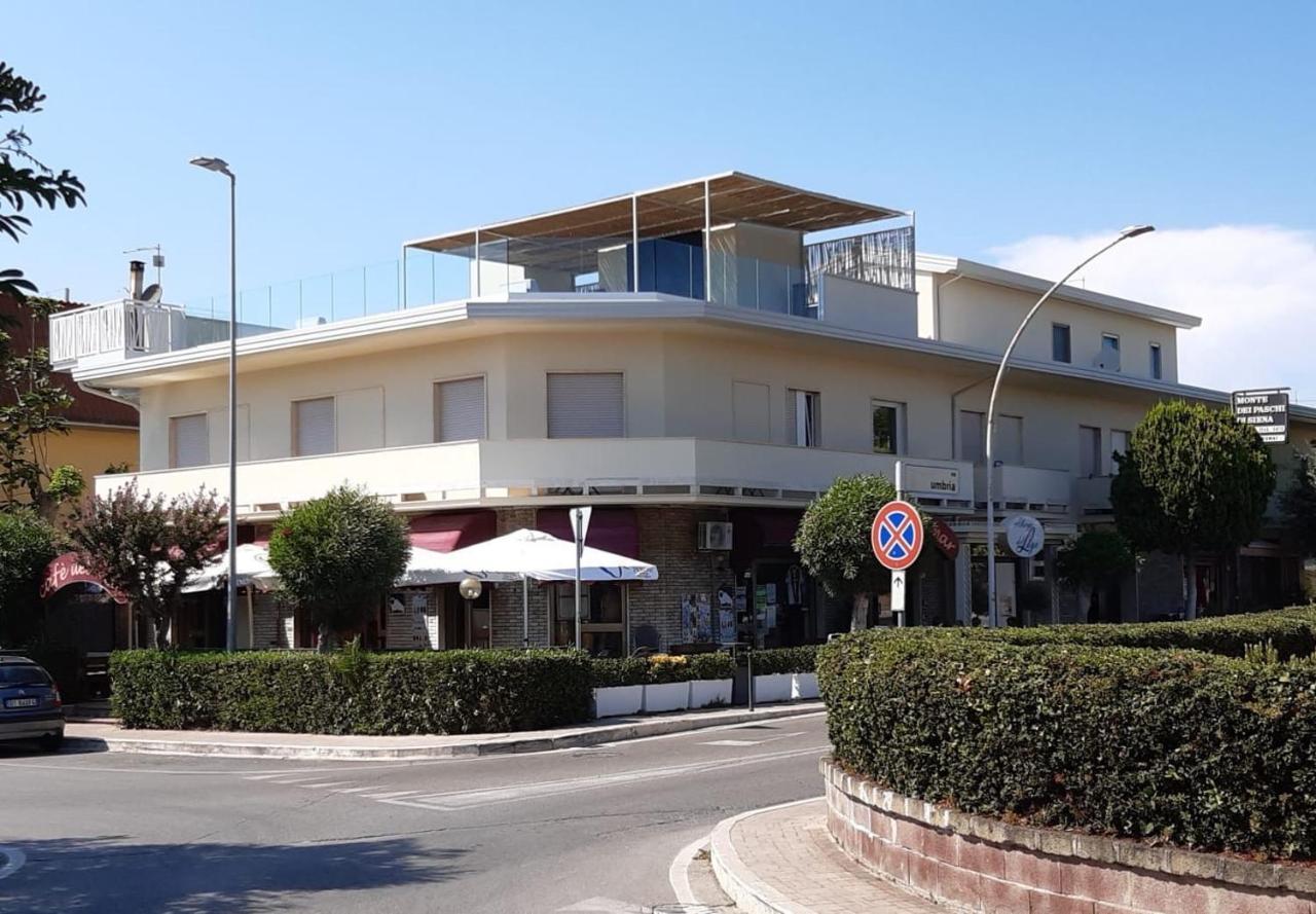 Albergo Del Lago Capalbio Bagian luar foto